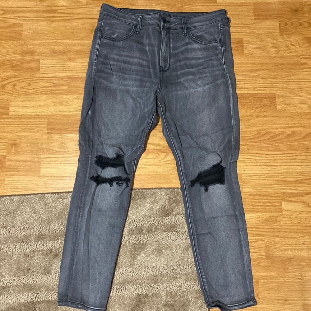 American Eagle Ripped Hi-Rise Jegging